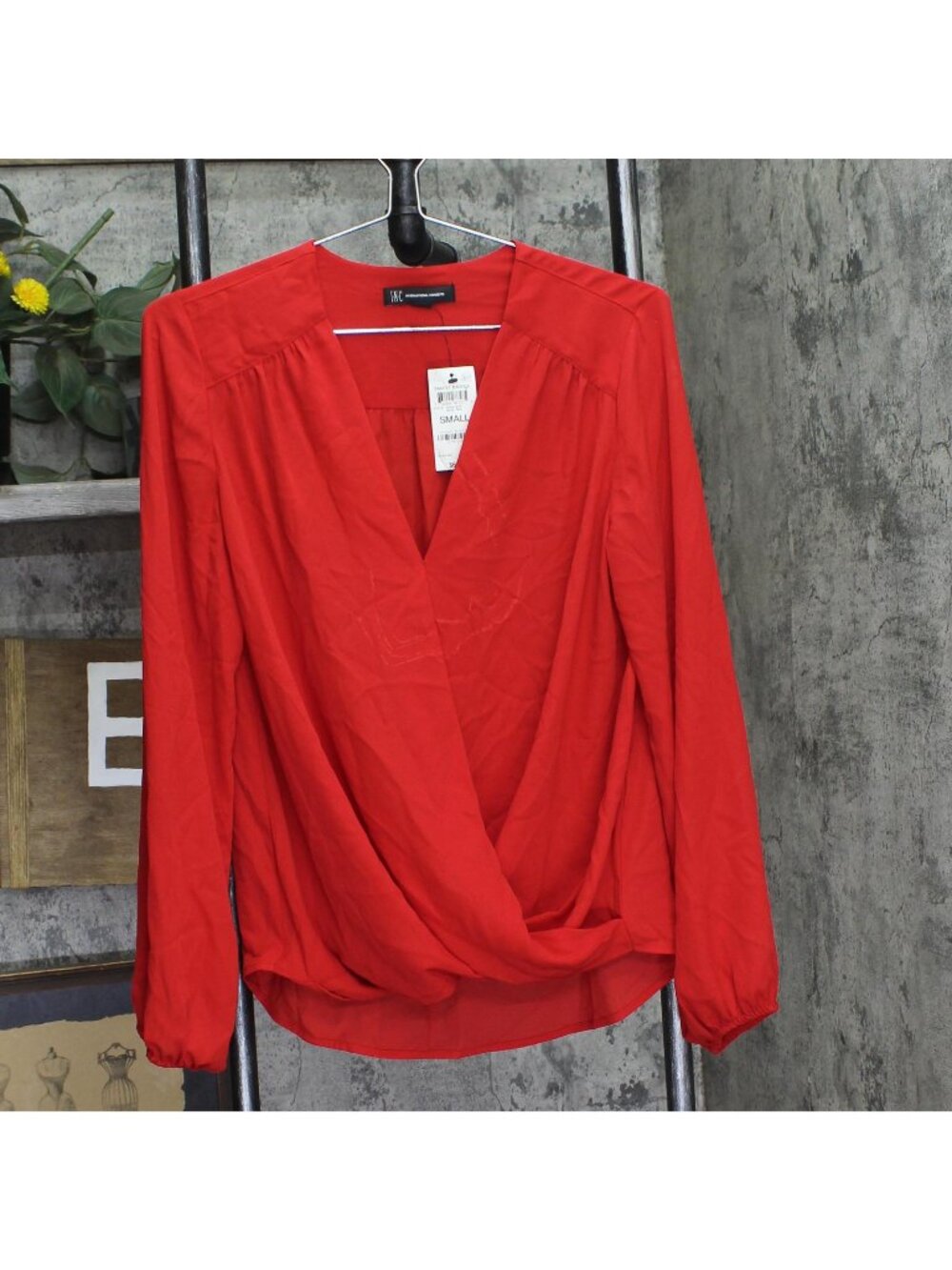 INC International Concepts Womens Long Sleeved Shirred Surplice Top Red S